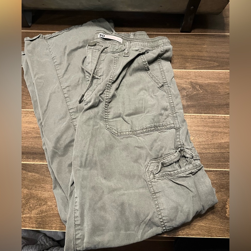 SO Womens Army Green Cargo Pants, size S